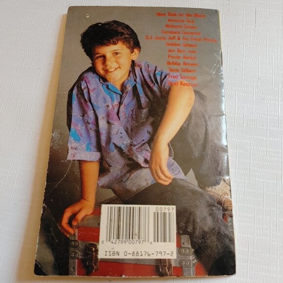 1990 Star Tracks Book featuring celebrities - Picture 3 of 3